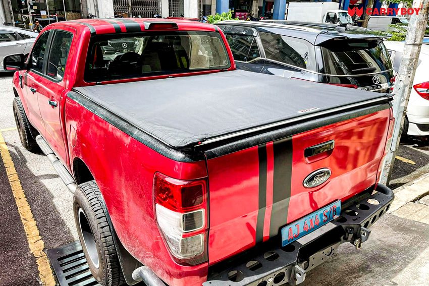 Red Ford Ranger T6 double cab with the CB-743 Softlid closed