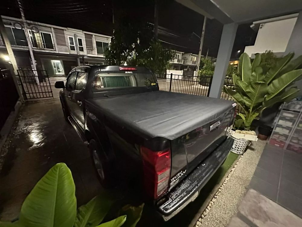 Customer install: Isuzu D-Max with the CARRYBOY Softlid Lite